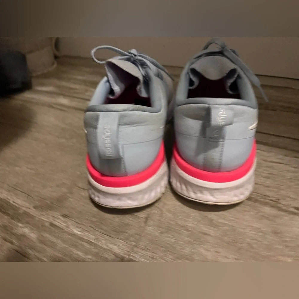 EUC Nike Epic React Flyknit 2 Womens Blue Pink Sneakers AH1016 401 - Picture 7 of 9